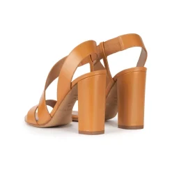 Aquira Sandalias camel de piel con tacón alto ancho