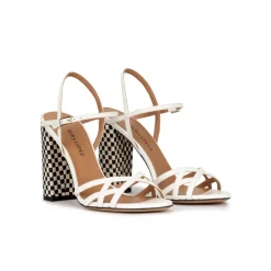 Coque Sandalias blancas de piel con tacón ancho y diseño de tiras