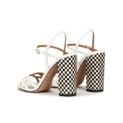 Coque Sandalias blancas de piel con tacón ancho y diseño de tiras