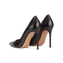 Kameron Zapato de salón con tacón de aguja y punta afilada en piel color negro