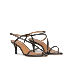 Laquenda Sandalias negras de piel con tacón medio y diseño de tiras
