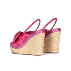 Miquela Sandalias de cuña en raso fucsia con lazo