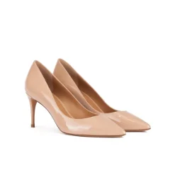 Oana Zapatos de tacón medio con punta fina en charol nude