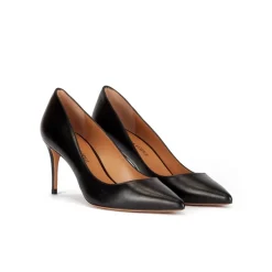 Oana Zapatos negros de piel con tacón medio y punta fina
