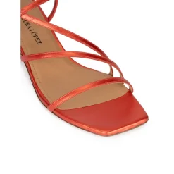 Quebec Sandalias de piel metalizada y puntera cuadrada en color coral